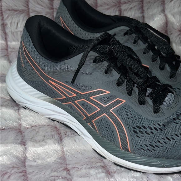 Asics Gray and Black Athletic Shoes with‎ Breathable Mesh - Picture 14 of 16
